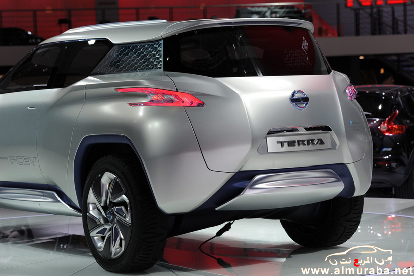 نيسان تيرا 2013 تكشف نفسها في معرض باريس وتعمل بخلايا الطاقة الهيدروجينية Nissan TeRRa 60